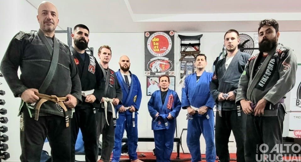 Atletas de FW fazem exame de troca de faixa em Chapecó