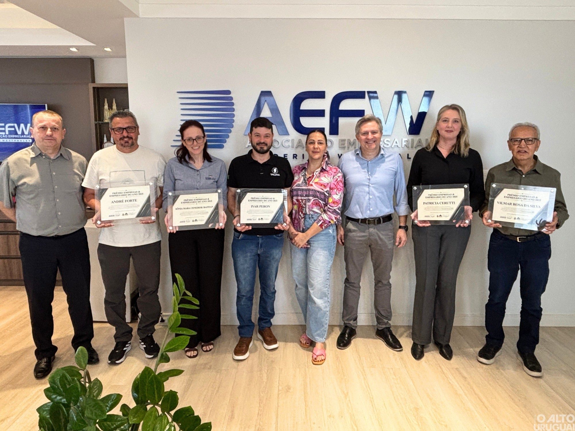 Empresários Destaque 2025 recebem certificados na AEFW