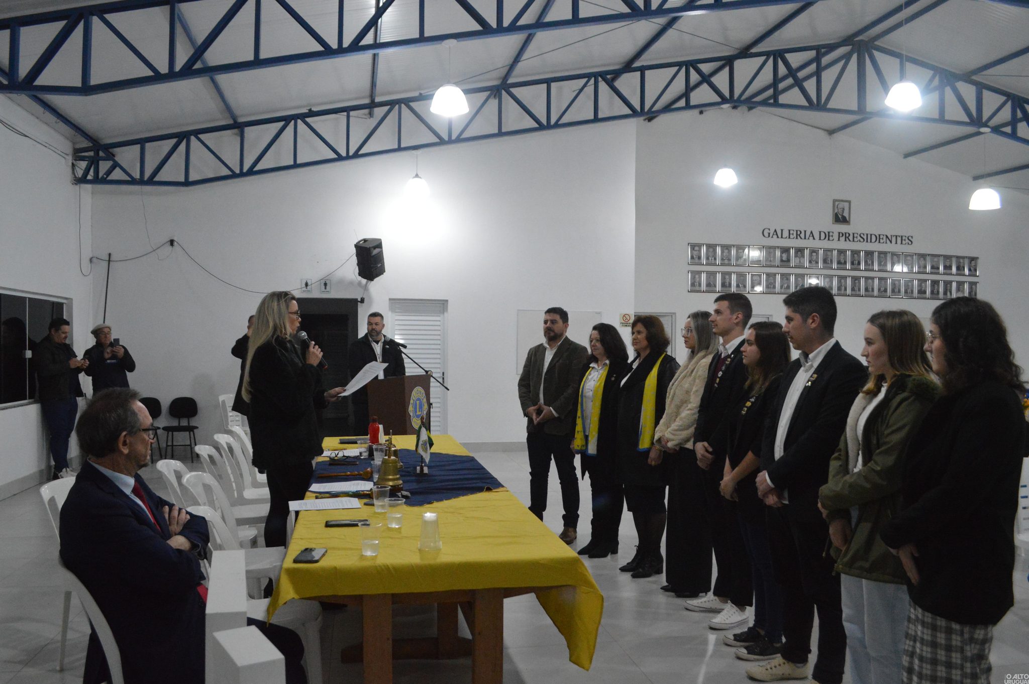 LEO Clube e Lions Club de FW empossam novas diretorias