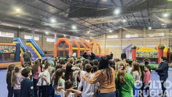3ª Feira do Livro e RecreArte envolvem comunidade em Ametista do Sul