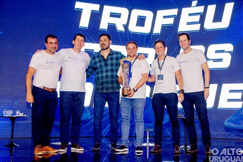Palmitrac é eleita Melhor Concessionária New Holland do Brasil
