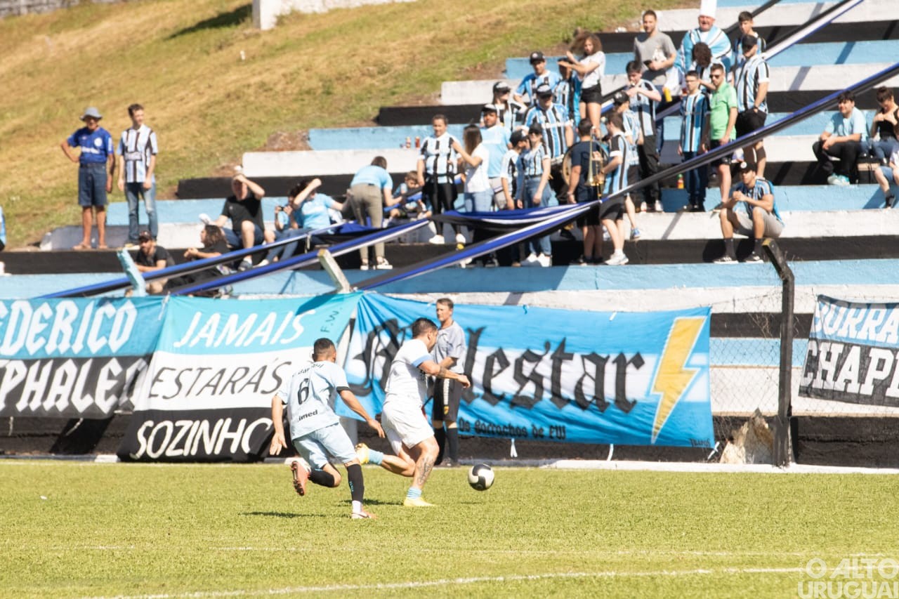 Amistoso com a presença de ex-jogadores do Grêmio é realizado em FW