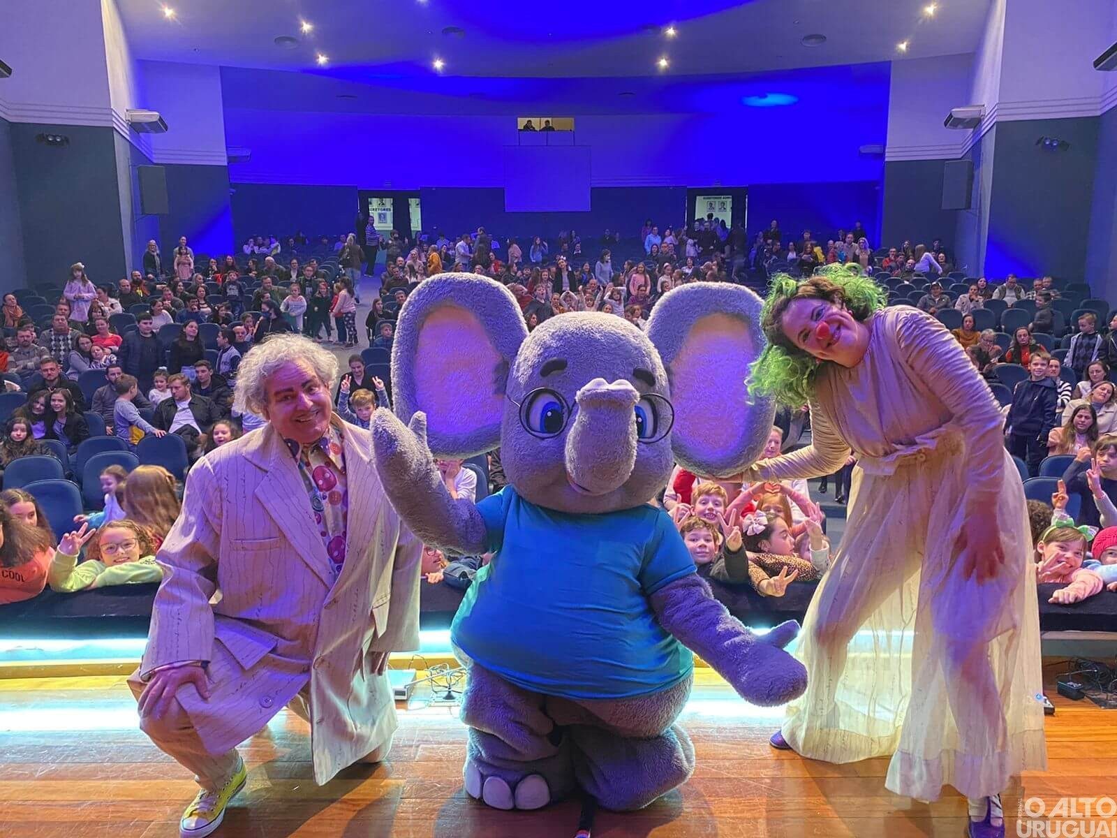 Escola Afonso Pena promove peça teatral comemorativa aos seus 60 anos