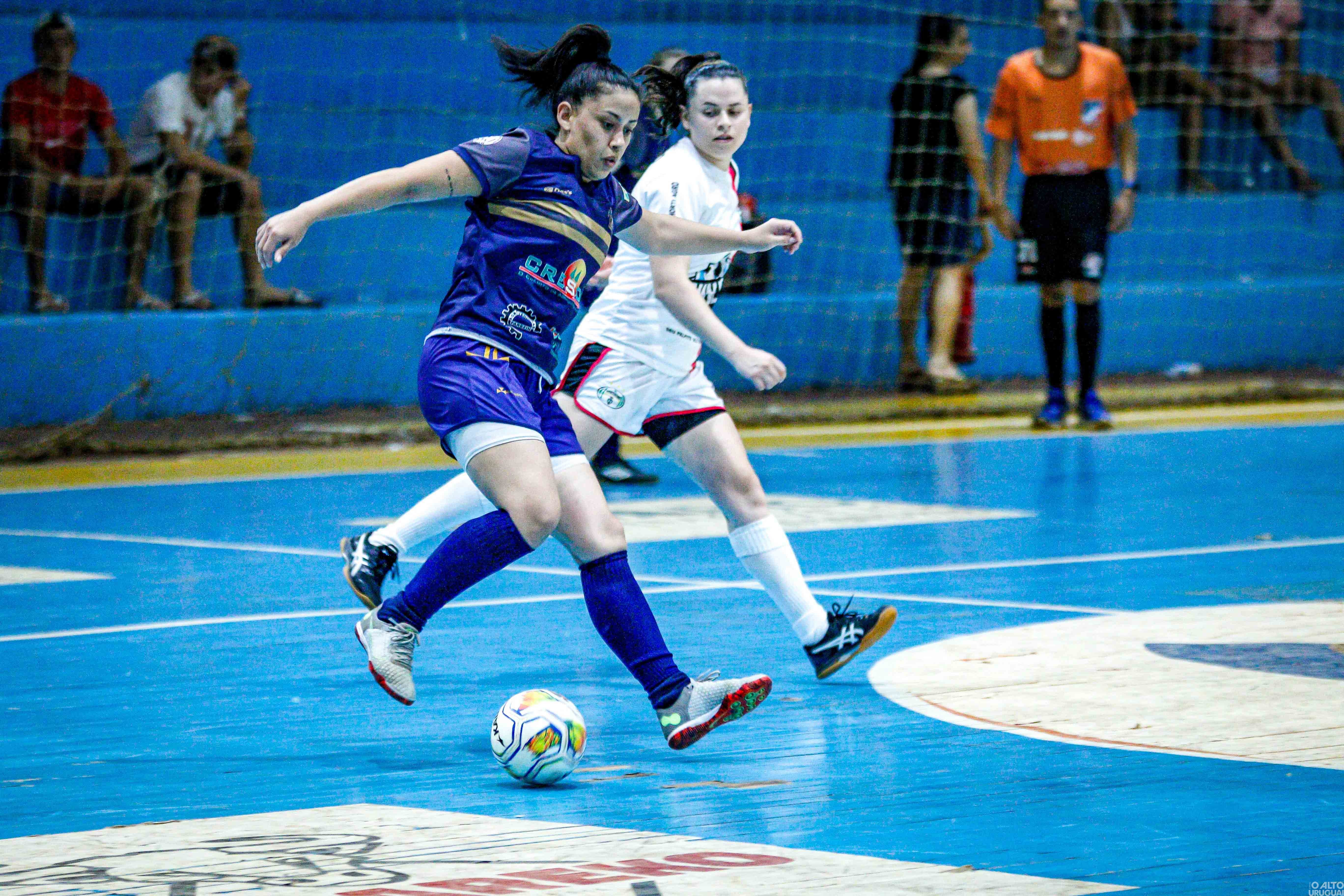 Torneio de futsal feminino movimenta equipes da região