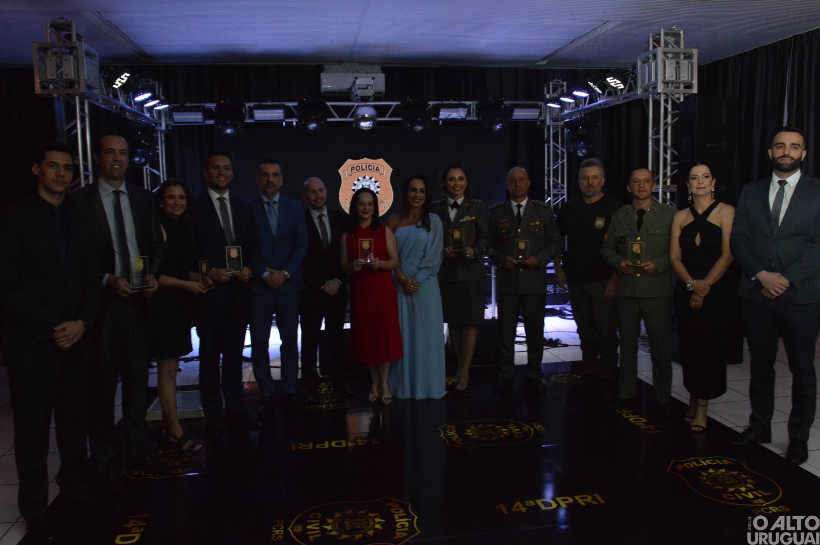 Baile Golden Night homenageia parceiros da Polícia Civil