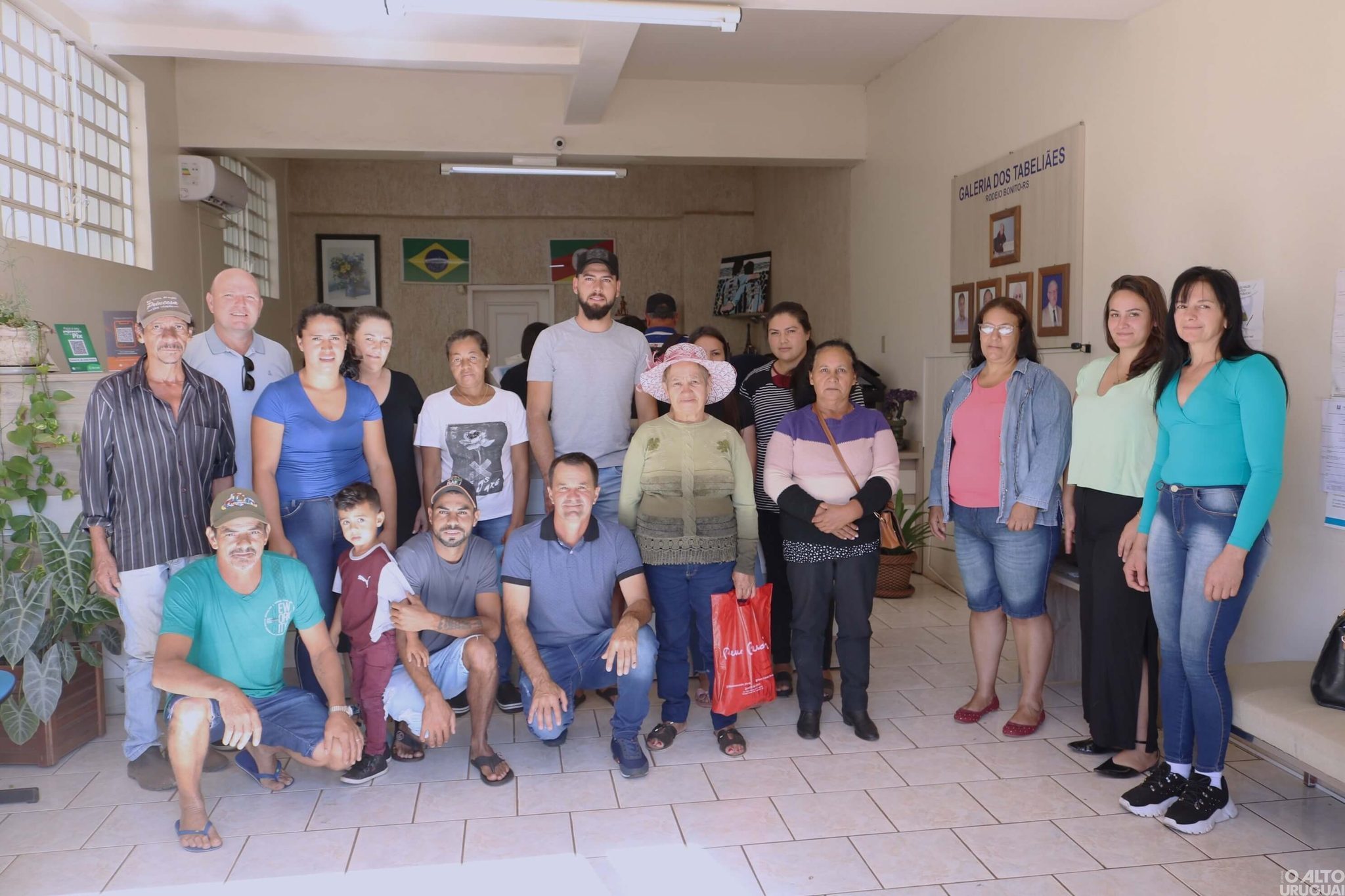 Executivo de Novo Tiradentes realiza doação de terrenos a moradores