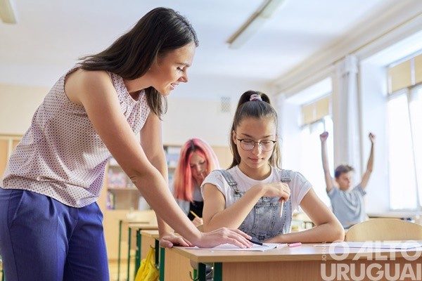 Aberto banco de cadastro temporário de professores, especialistas e servidores