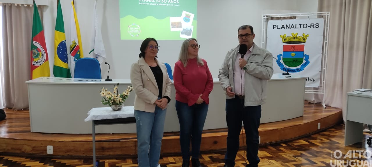 Administração de Planalto realiza pré-lançamento do livro de 60 anos do município