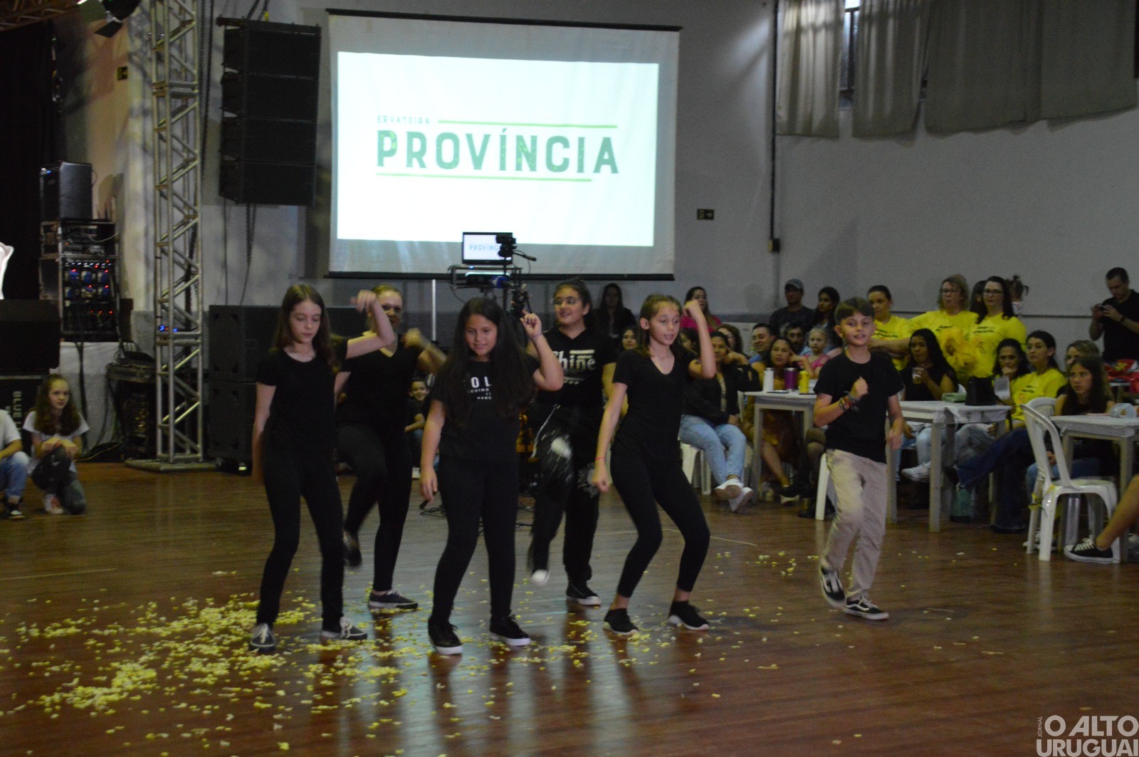 Alunos e comunidade de Erval Seco participam do Festival Estudantil