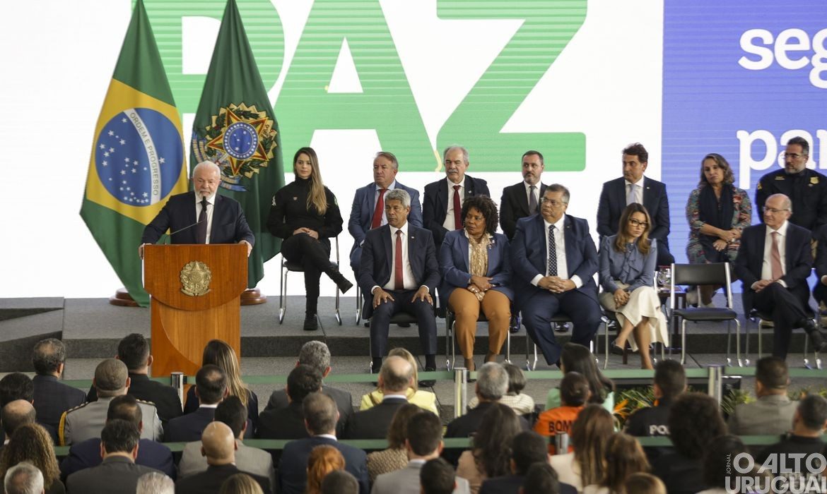 Decreto do governo federal restringe acesso a armas e munições