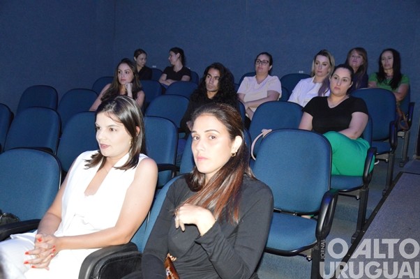 Mais de 800 pessoas participam de palestra com Leila Ama em FW