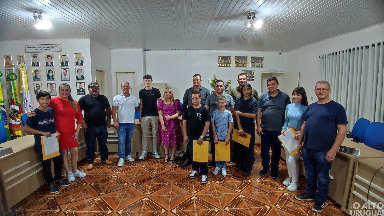 Vereadores mirins acompanham sessão ordinária em Cerro Grande