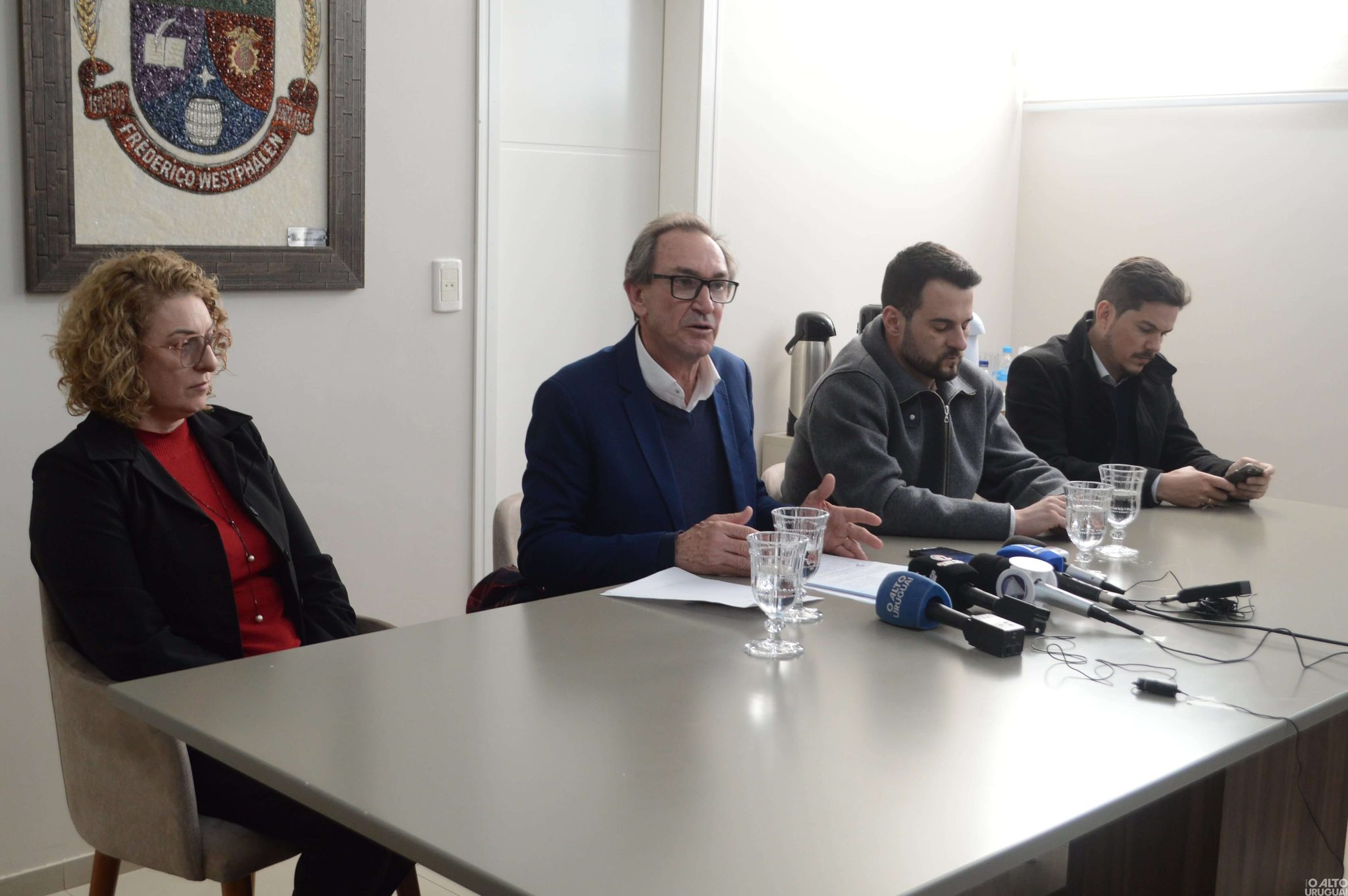 Prefeitura de FW afasta dois servidores e apura possíveis irregularidades