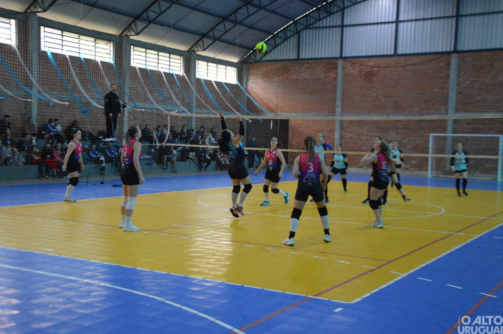 Copa Frederiquense de Vôlei é realizada na AABB-FW