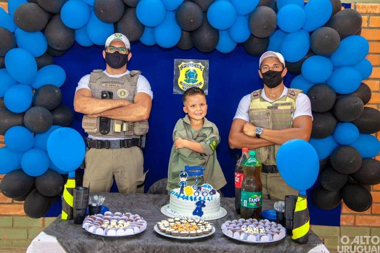 BM de Pinhal faz surpresa de aniversário para menino