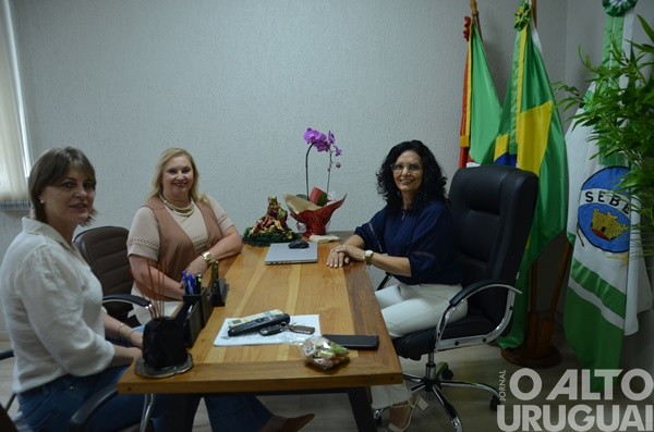 Encontro reúne três prefeitas em exercício da região