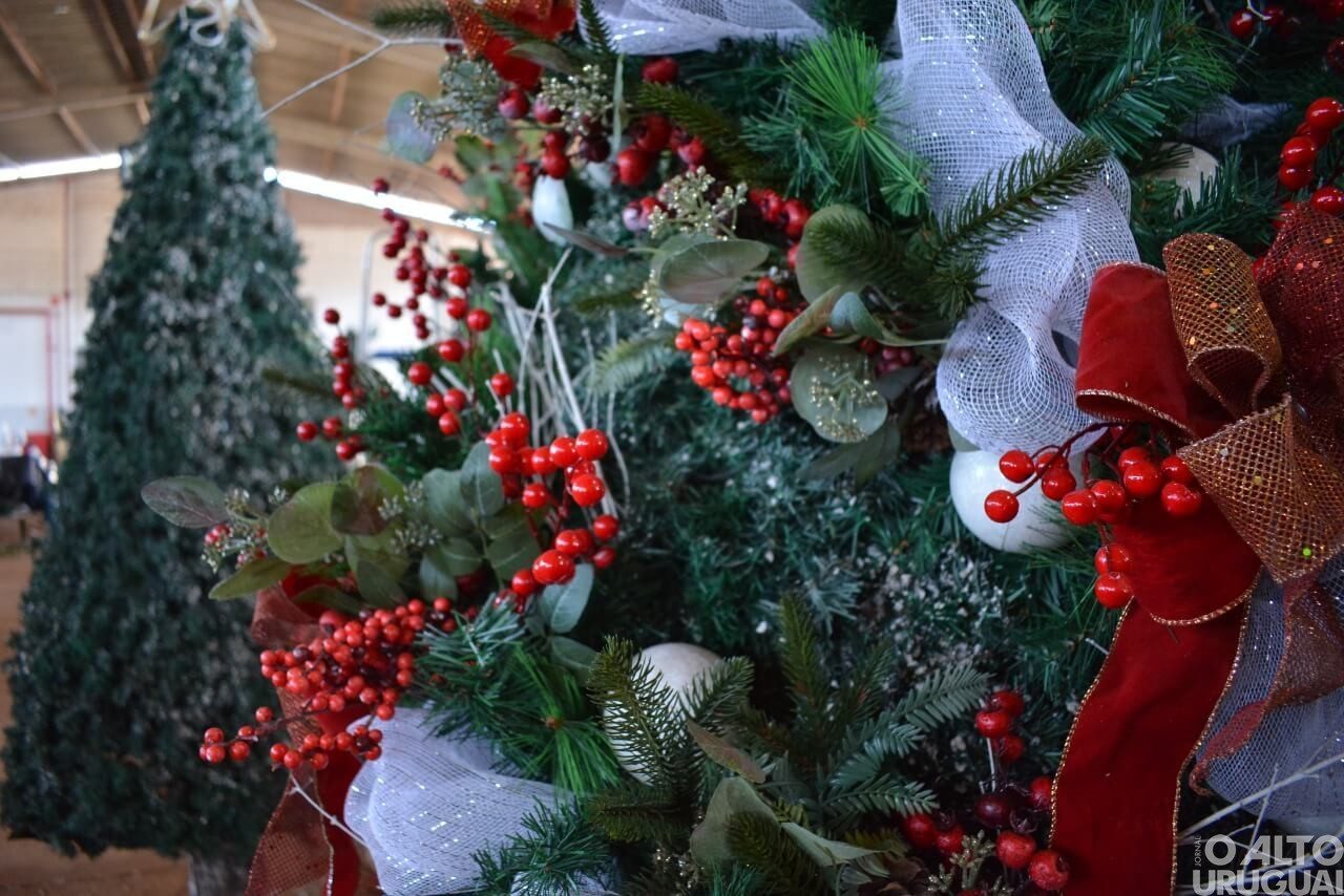 Produção das ornamentações para o Frederico em Luz se intensifica