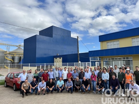JBS apresenta a estrutura da fábrica de ração em Seberi