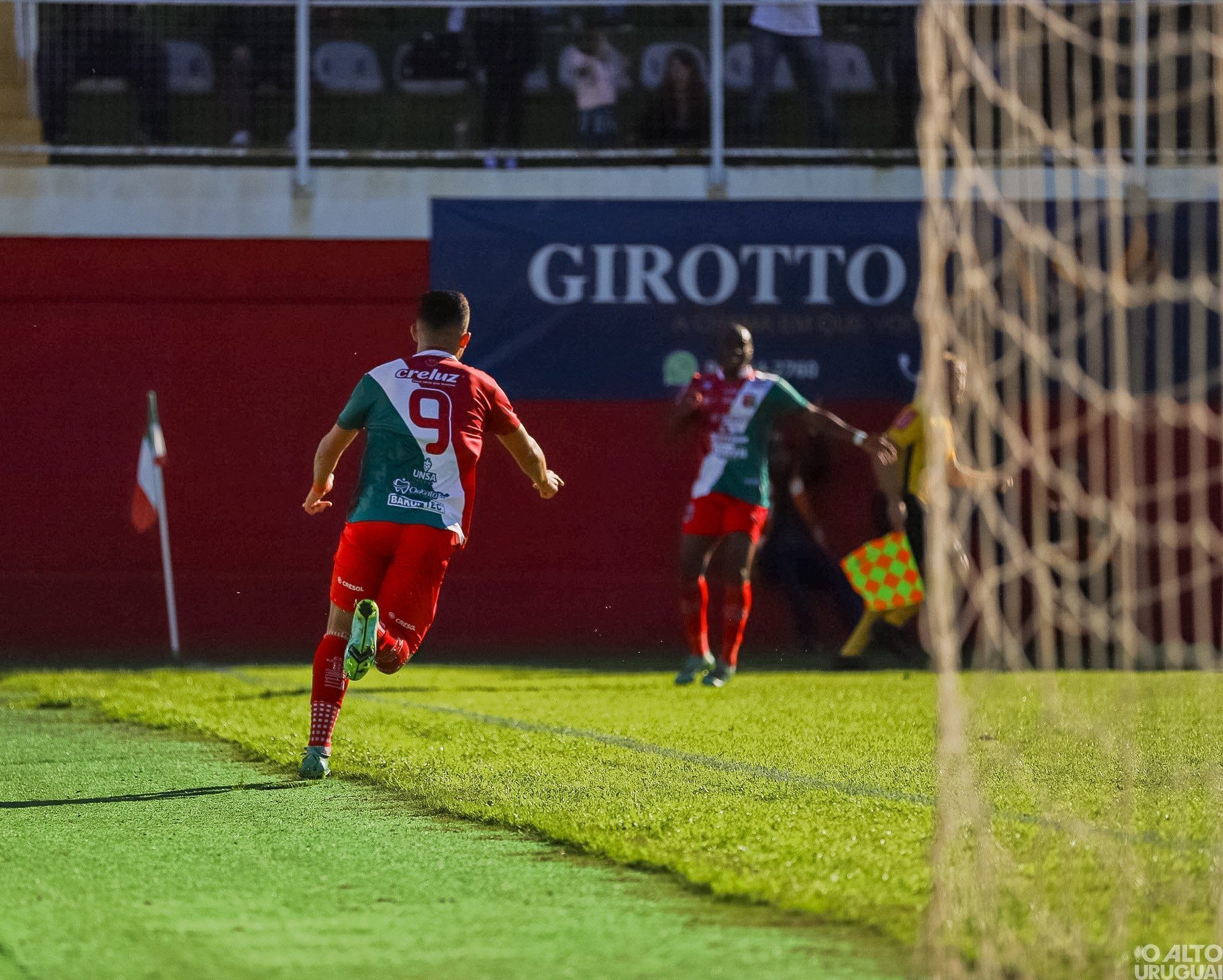 União vence por 3 a 1 e está nas quartas de final