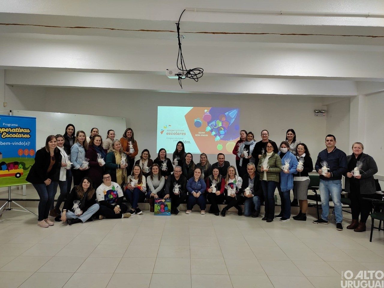 Representantes de Cooperativas Escolares participam de seminário