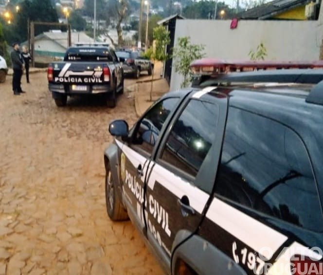Dois homens são presos pela Polícia Civil