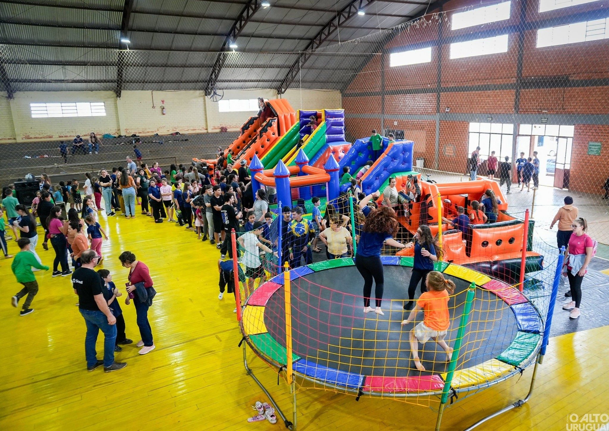 Tarde de atividades em comemoração ao Dia das Crianças anima Jaboticaba