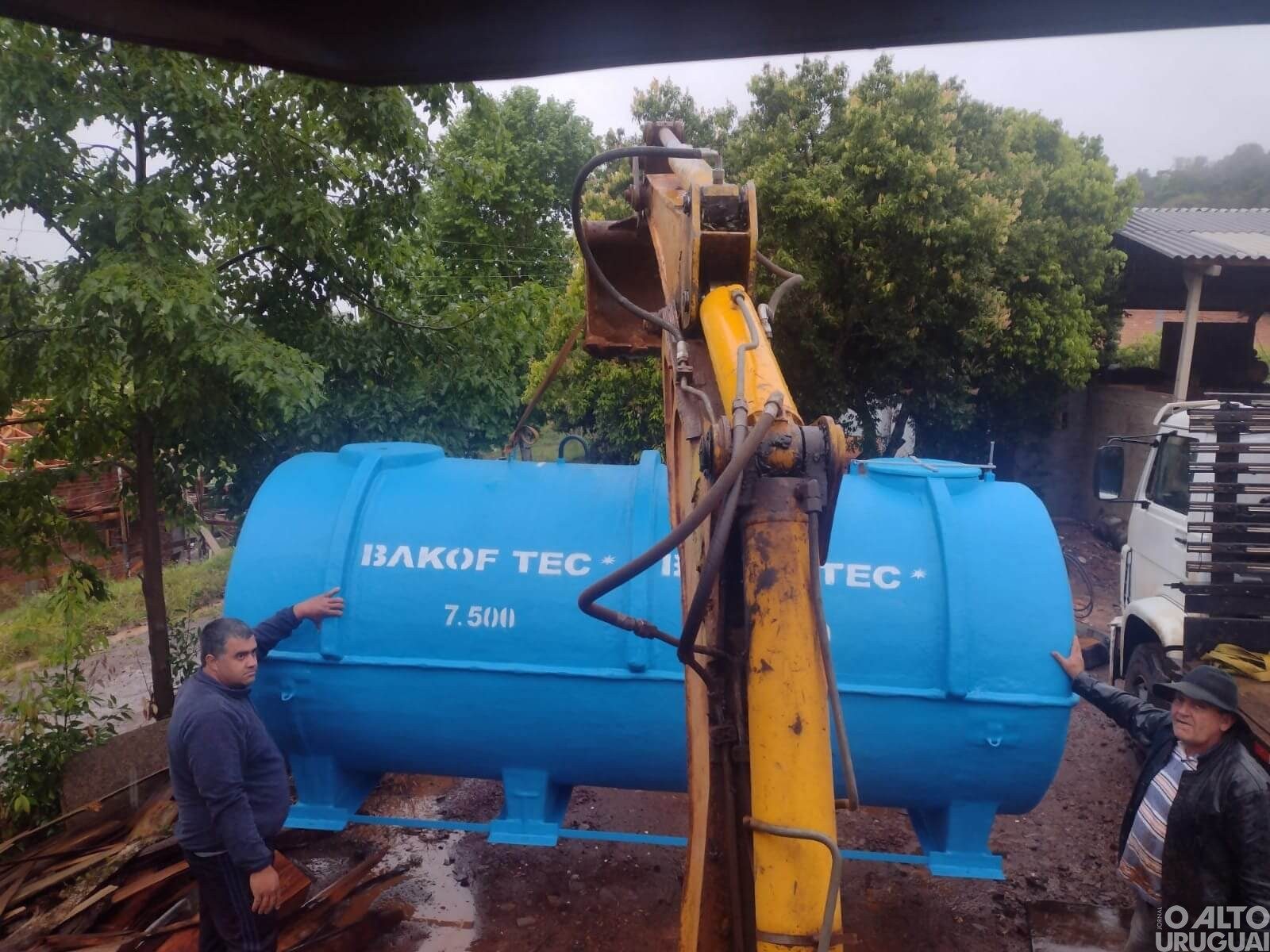 Cristal do Sul recebe novo tanque de água