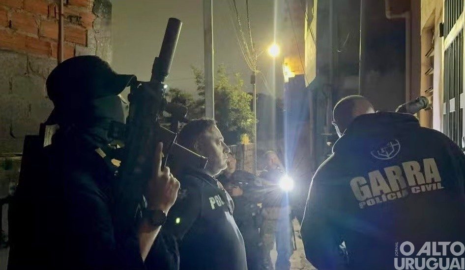 Dois homens e uma mulher são presos por aplicarem golpe do pix