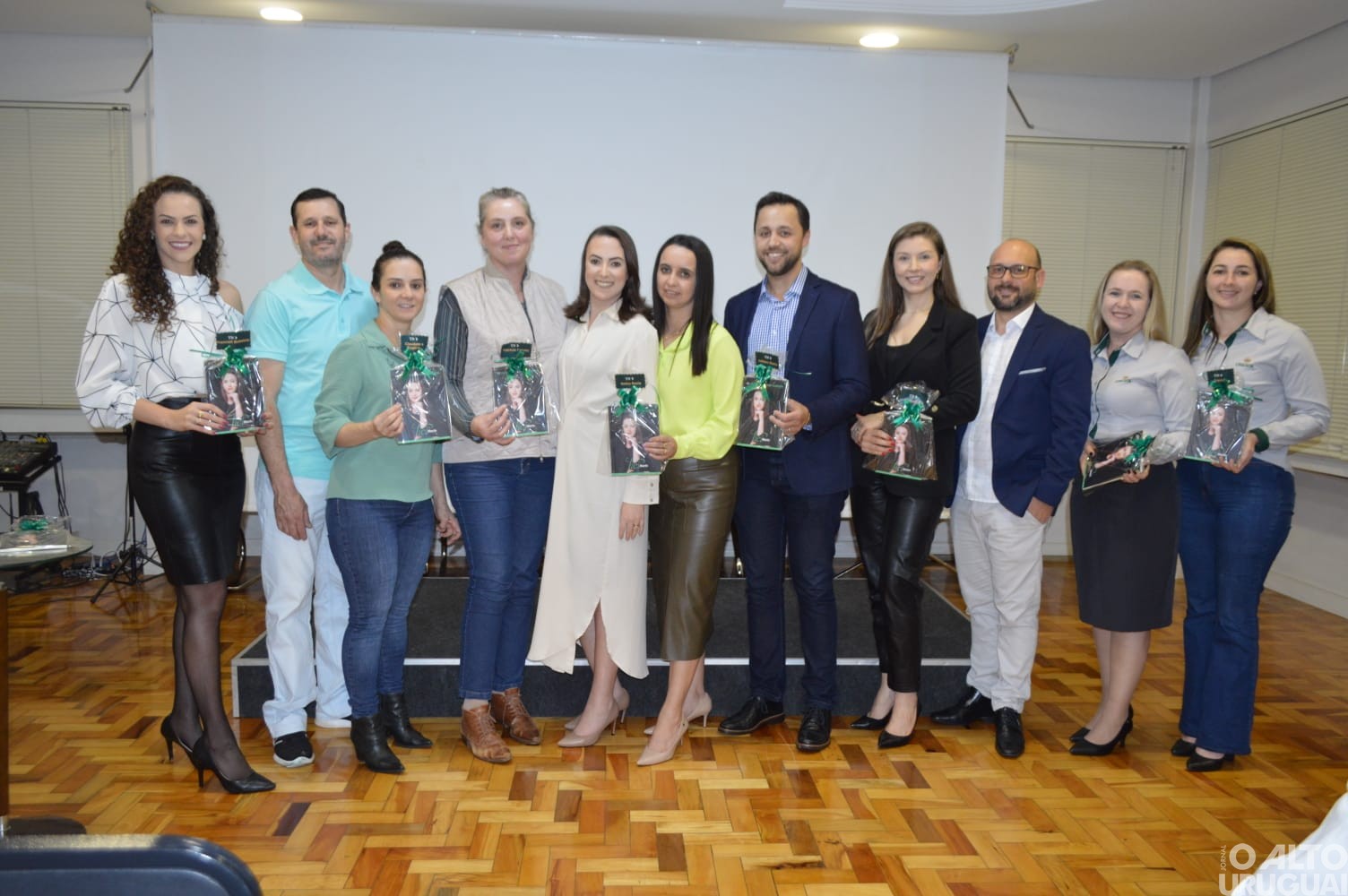Tici Marin lança autobiografia "De Improvável a Protagonista"