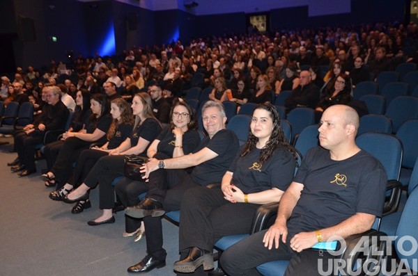 Emoção e reencontros marcam os 30 anos do Coral da URI/FW