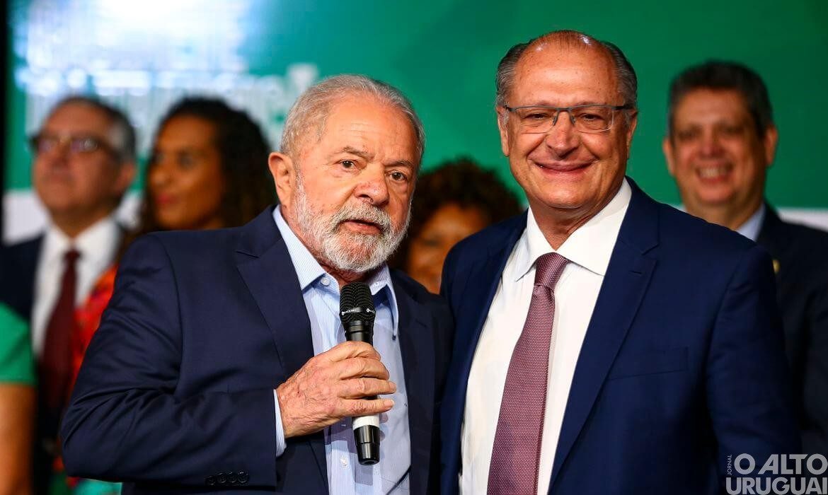 Lula e Alckmin tomam posse neste domingo; entenda o rito