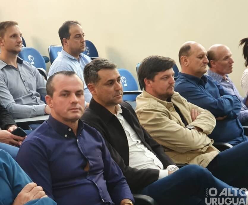 Prefeito de Caiçara participa de reunião para instalação da Oncologia no HDP 