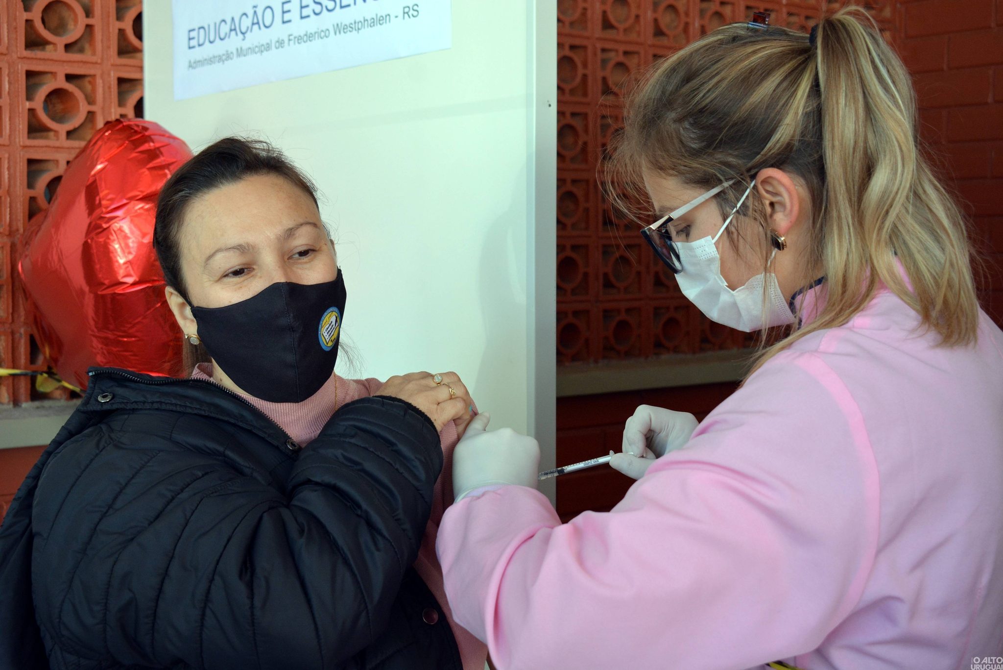 Inicia a vacinação de professores em FW