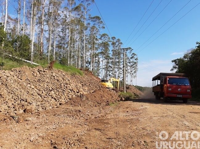 Administração de Cerro Grande promove melhorias na ligação com Novo Tiradentes