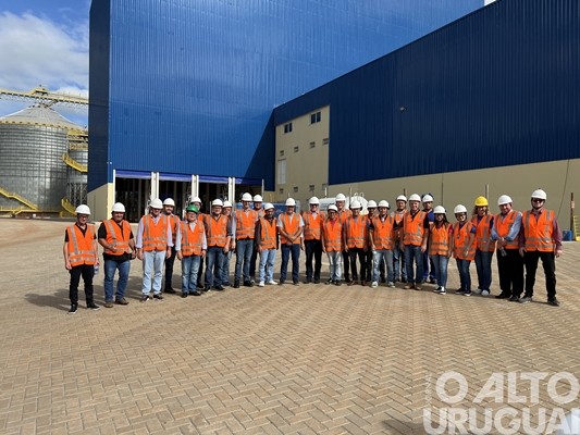 JBS apresenta a estrutura da fábrica de ração em Seberi