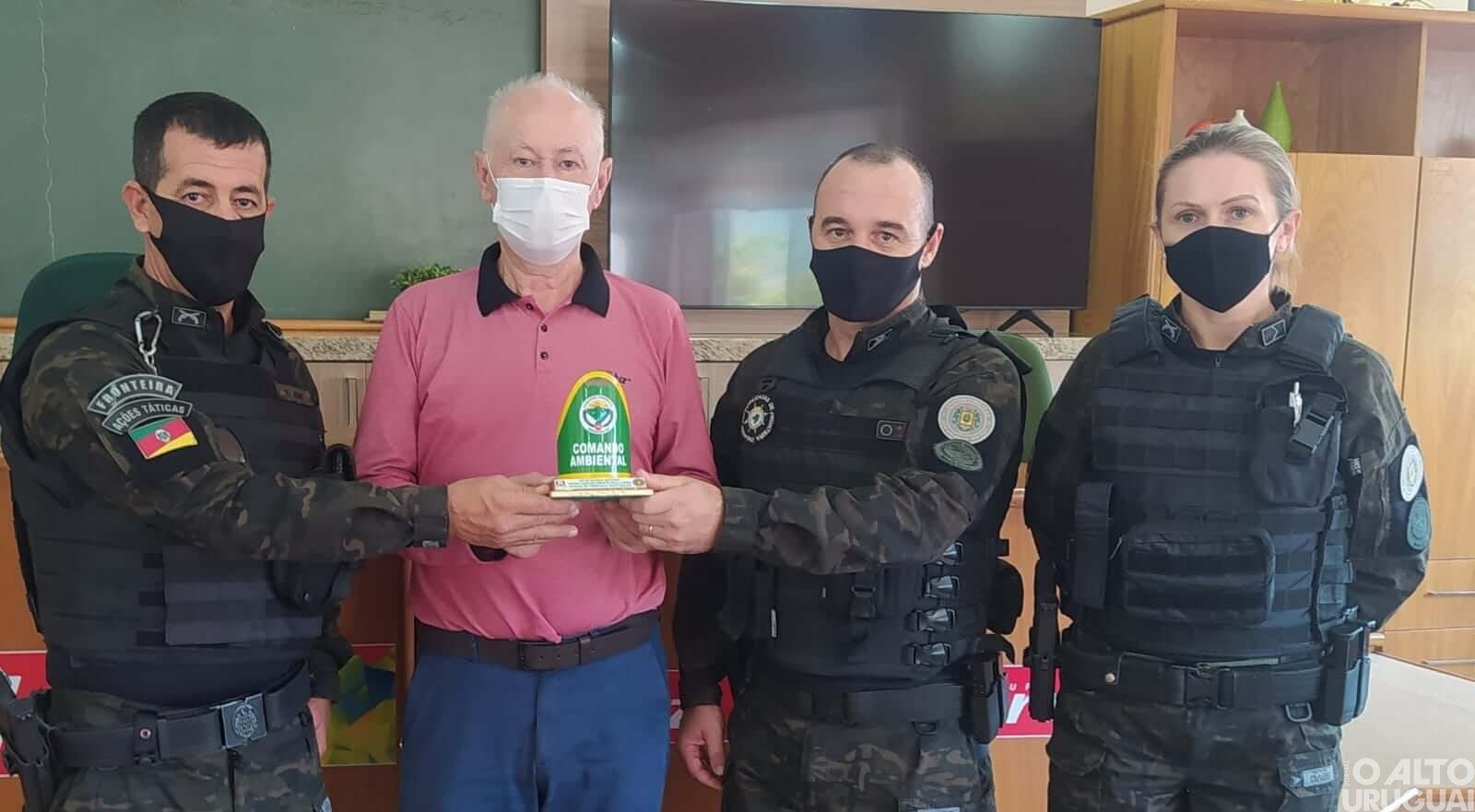 Grupo de Polícia Militar Ambiental de FW presta homenagem à Creluz