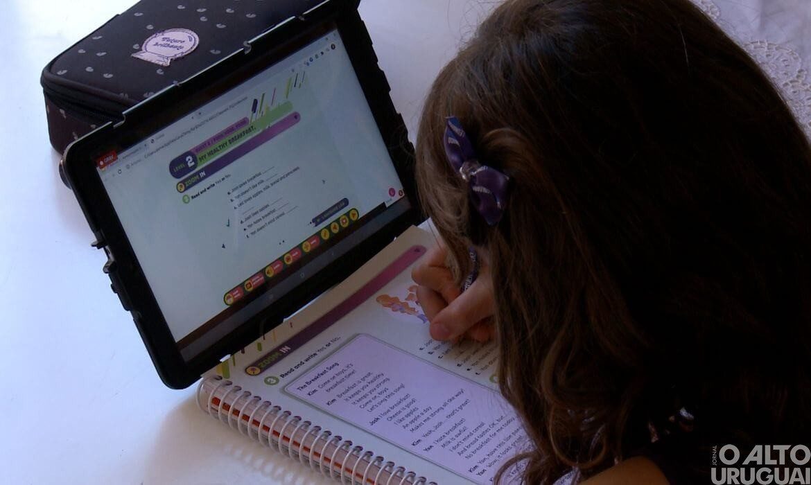 Senado aprova projeto para educação digital