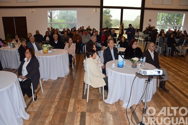 Câmara de Vereadores de Seberi homenageia pioneiros
