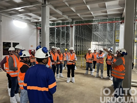 JBS apresenta a estrutura da fábrica de ração em Seberi