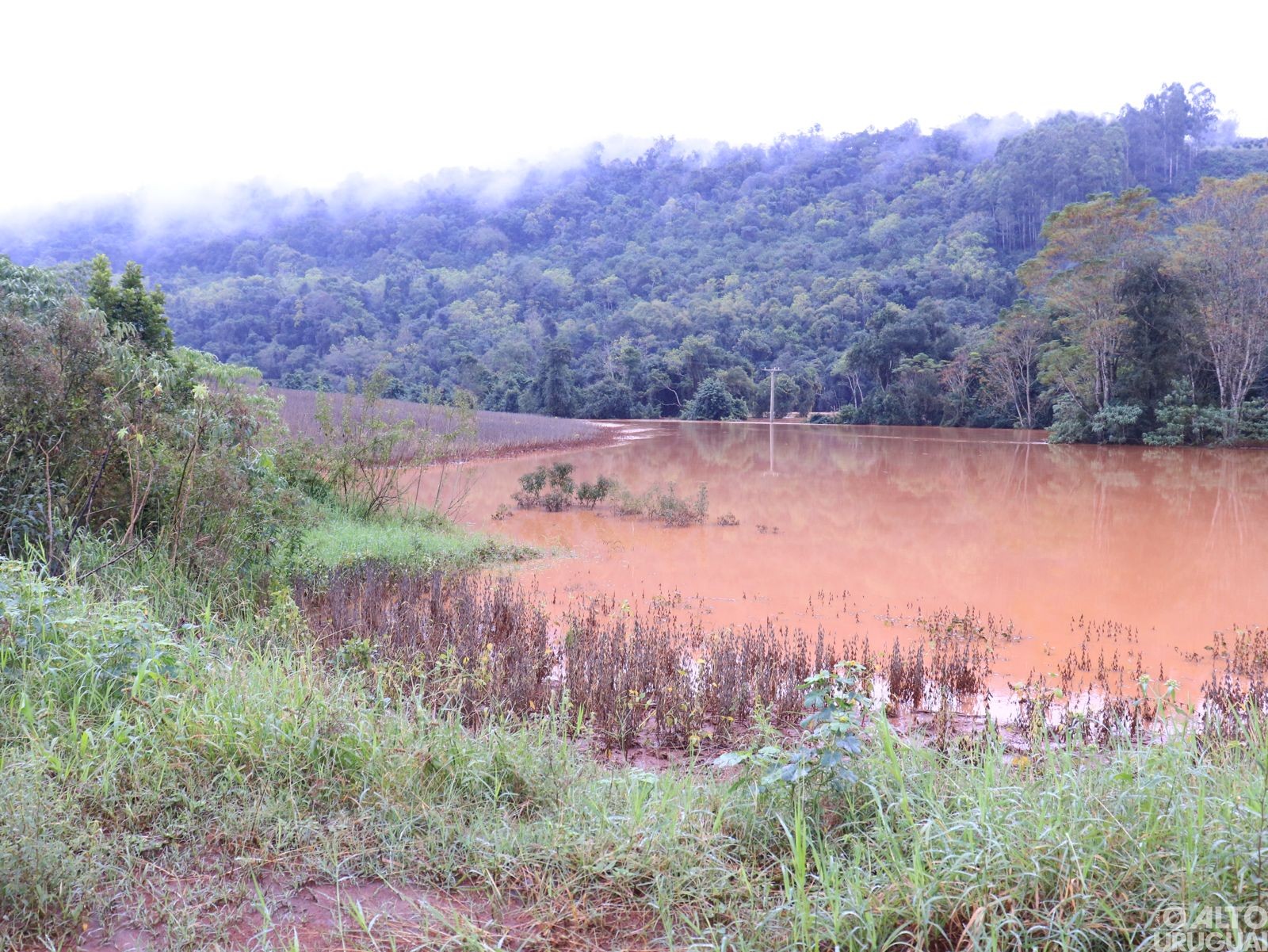Fortes chuvas causam estragos em Novo Tiradentes