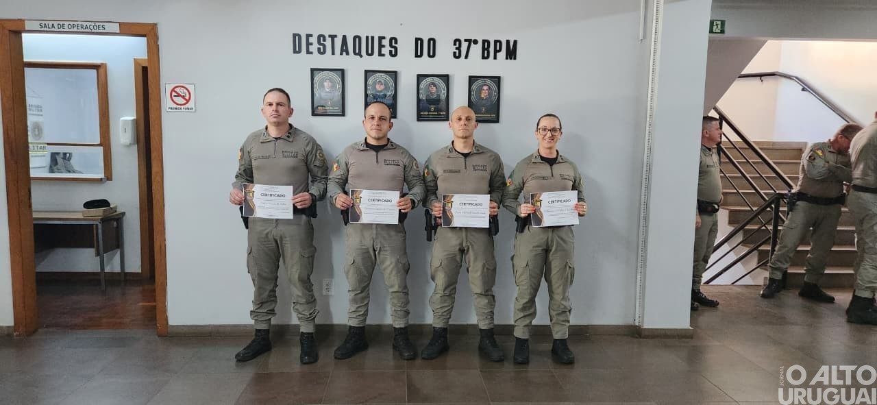 37º BPM homenageia Destaques Operacionais