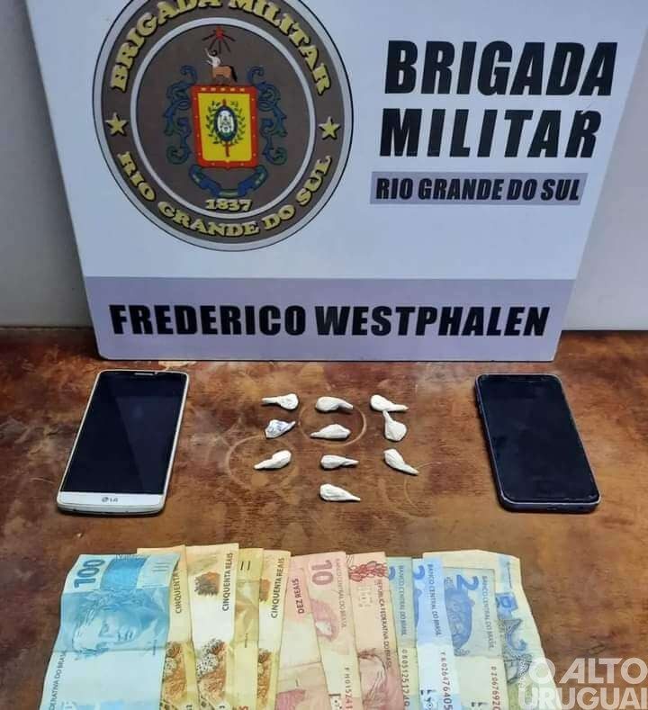 Homem é preso e menor é apreendido com drogas em FW