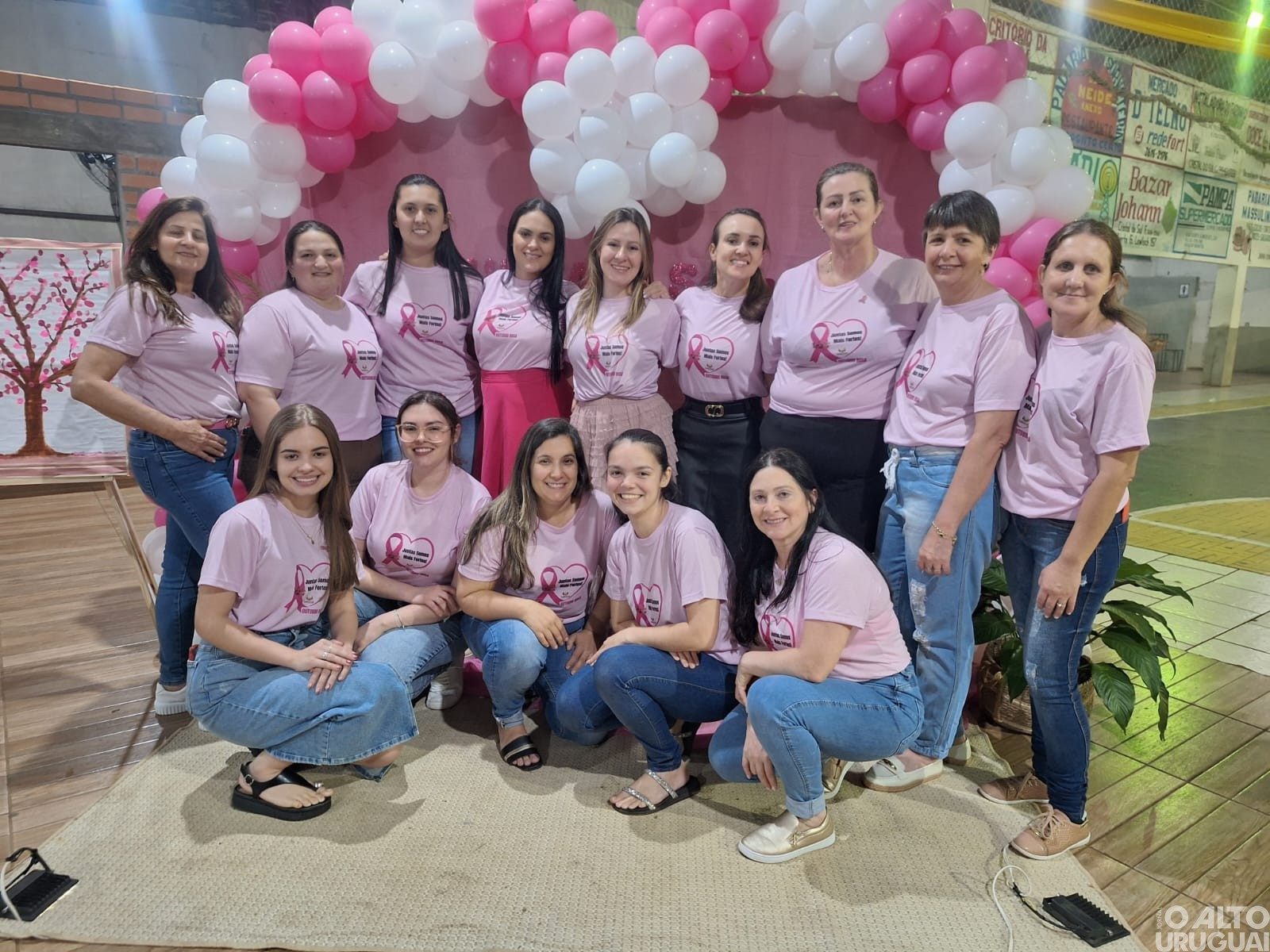 Tardezinha Rosa reúne mulheres em Cristal do Sul em momento de reflexão