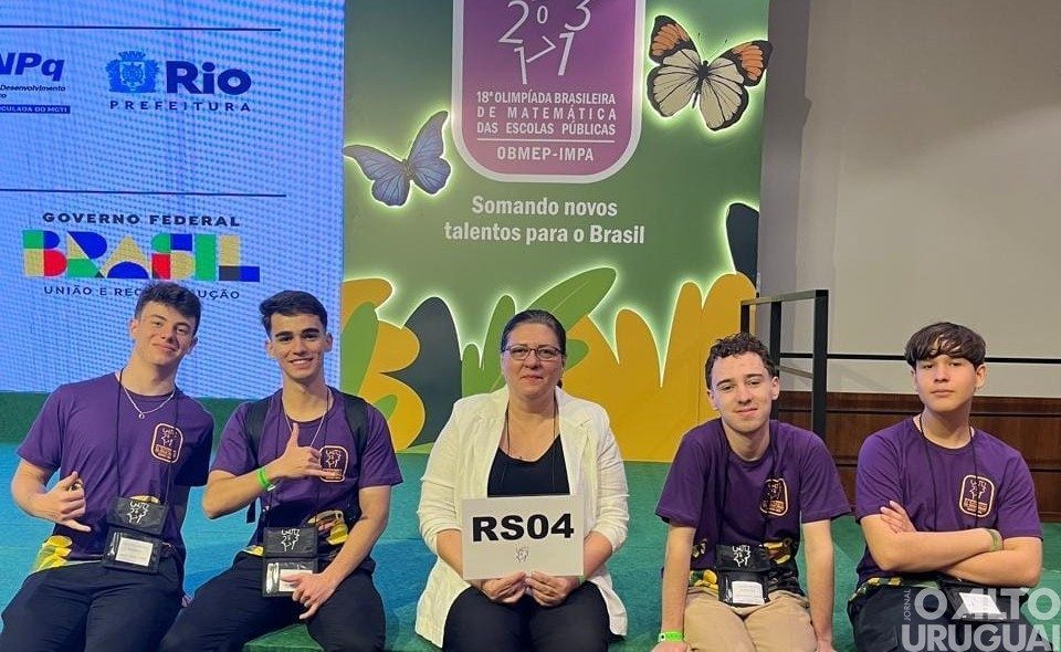 Estudantes da 20ª CRE recebem premiações da 18ª OBMEP
