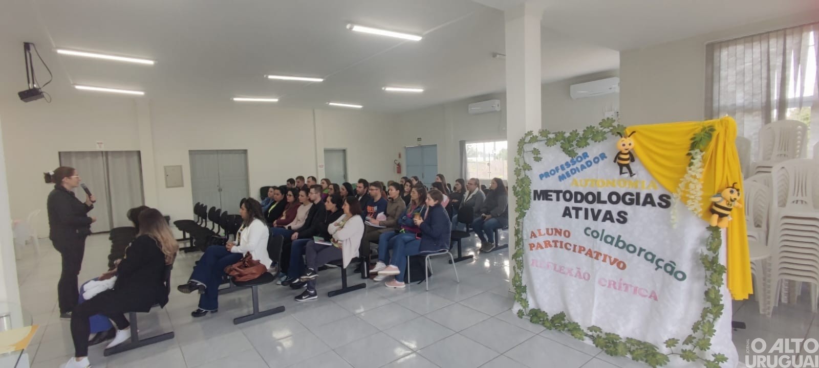Profissionais da educação recebem formação em Vista Alegre