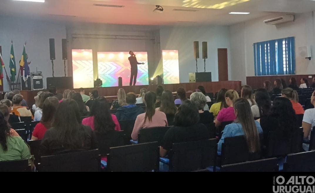 Rede municipal de Alpestre promove dia de formações aos professores