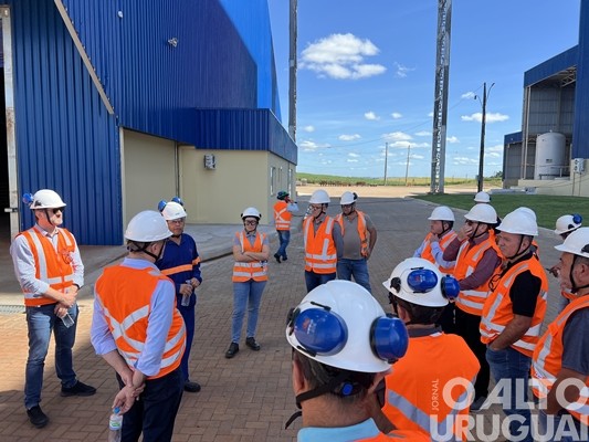 JBS apresenta a estrutura da fábrica de ração em Seberi