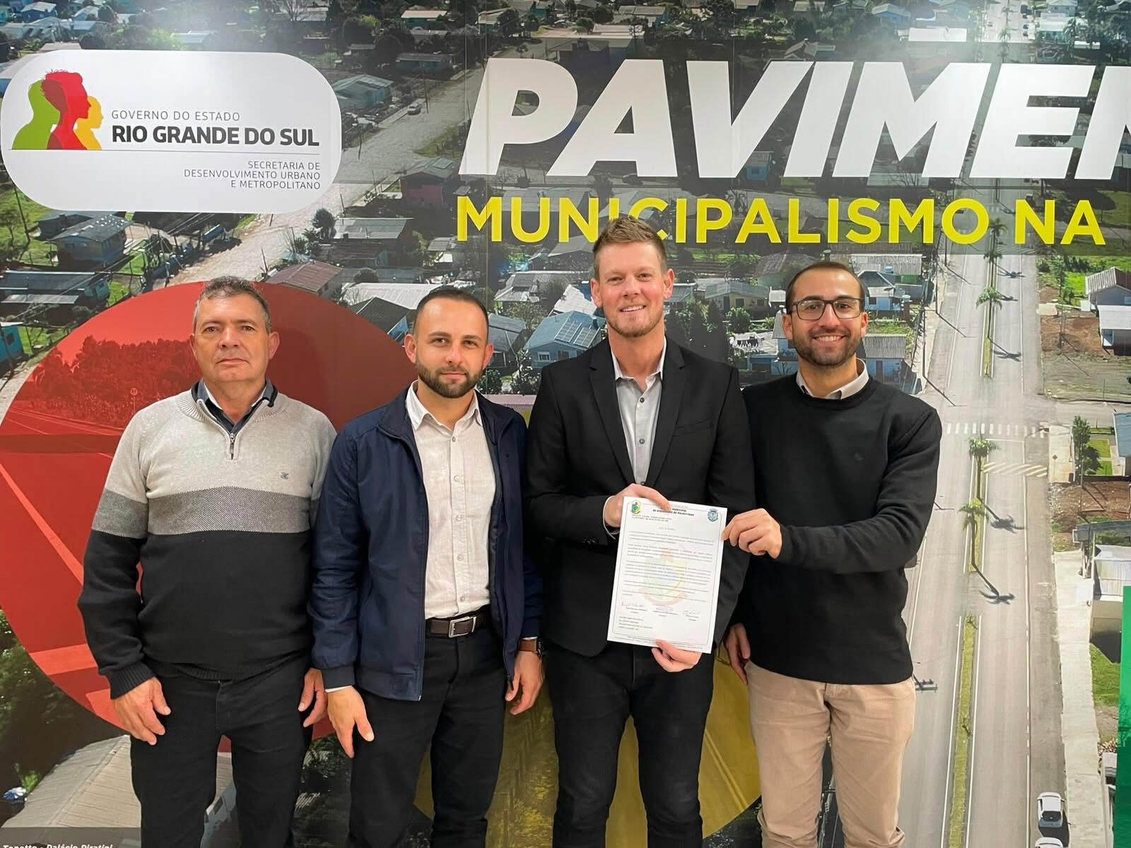 Vereadores de Palmitinho busca investimentos em infraestrutura durante agenda em Porto Alegre