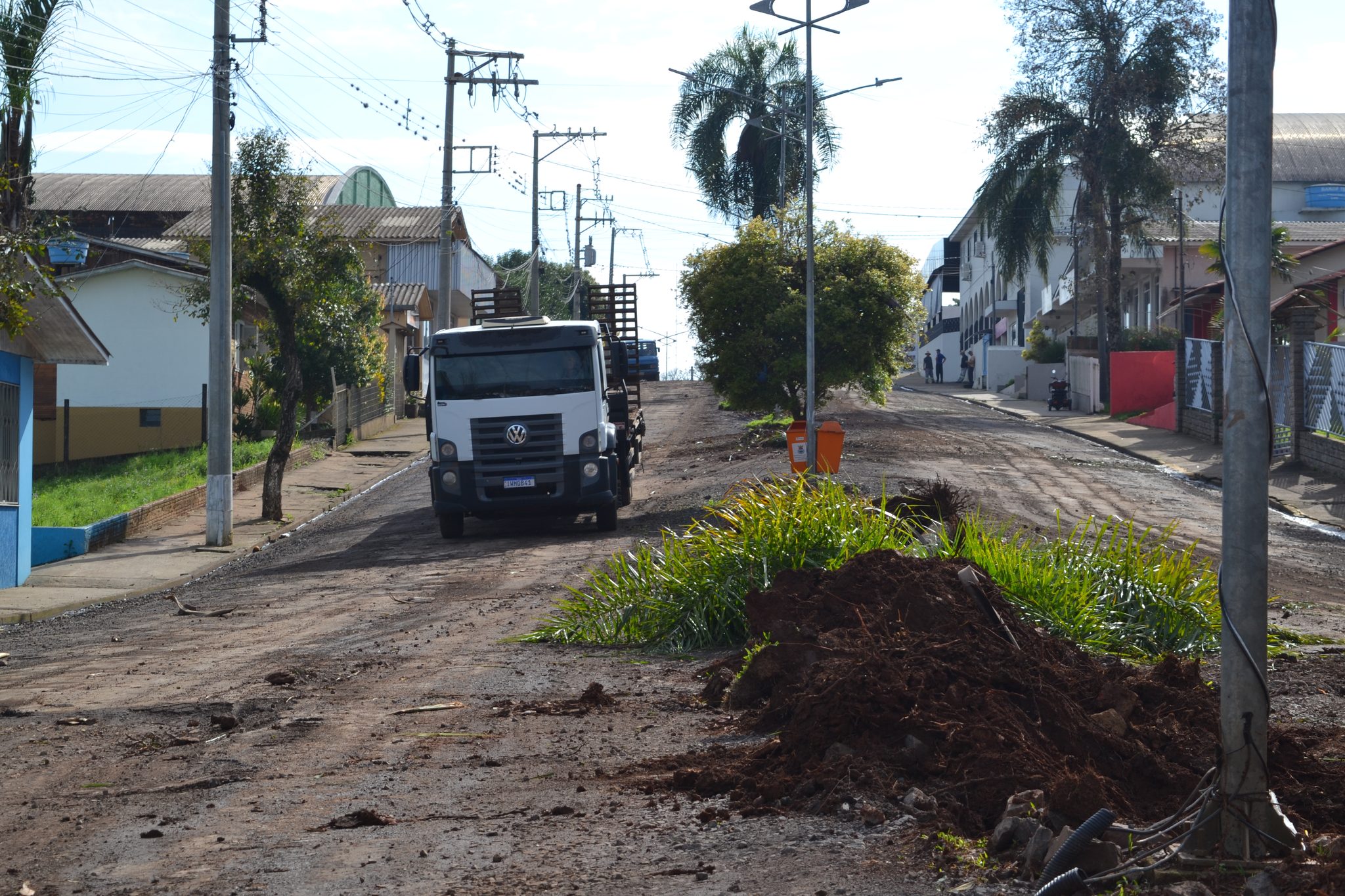 Obras modernizam uma das principais avenidas de Planalto