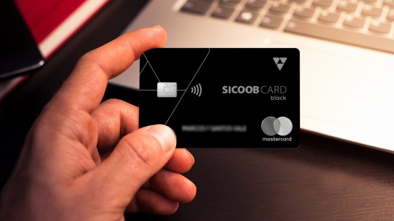 Sicoob alerta para golpe envolvendo falsa troca de cartões